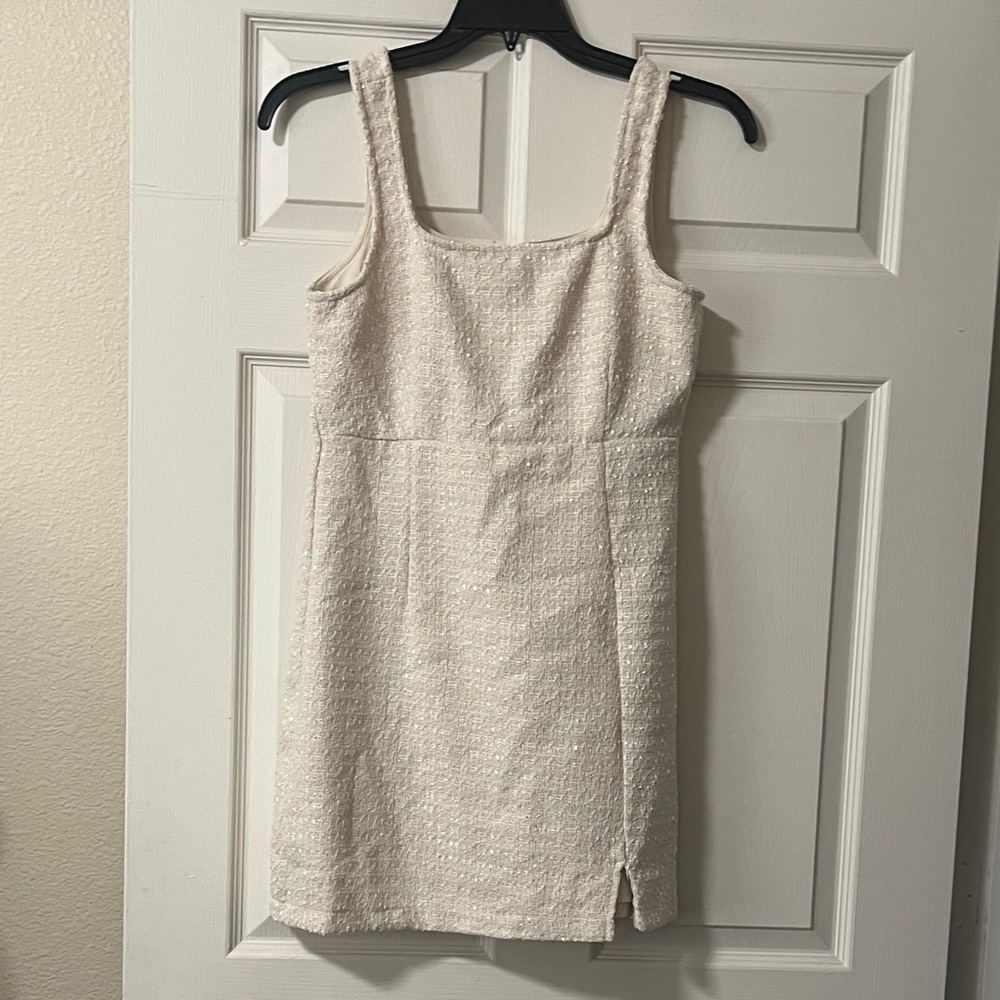 Elegant Cream Sleeveless Dress